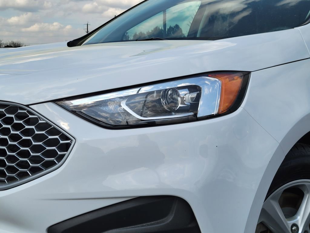 Certified 2024 Ford Edge SE image 10