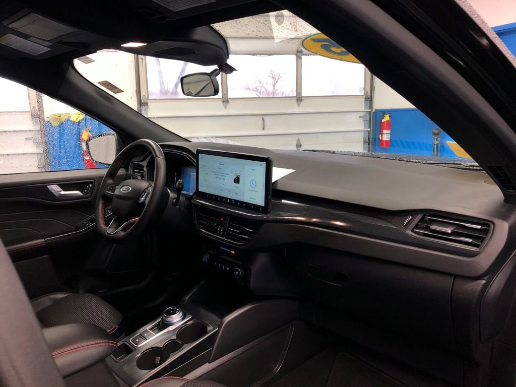 Certified 2025 Ford Escape ST-Line Elite w/ Tech Pack #1 image 12