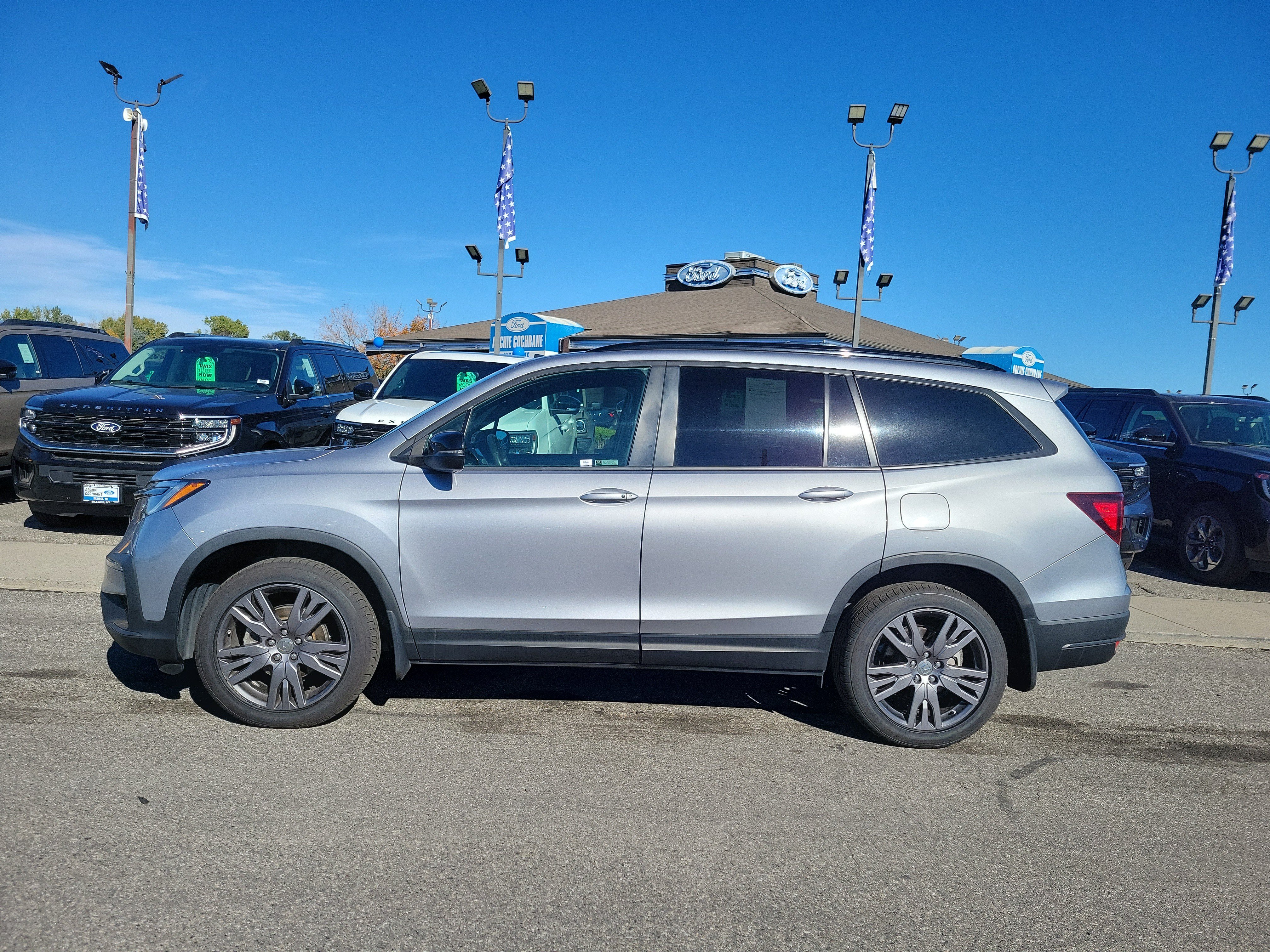 Used 2022 Honda Pilot Sport image 2