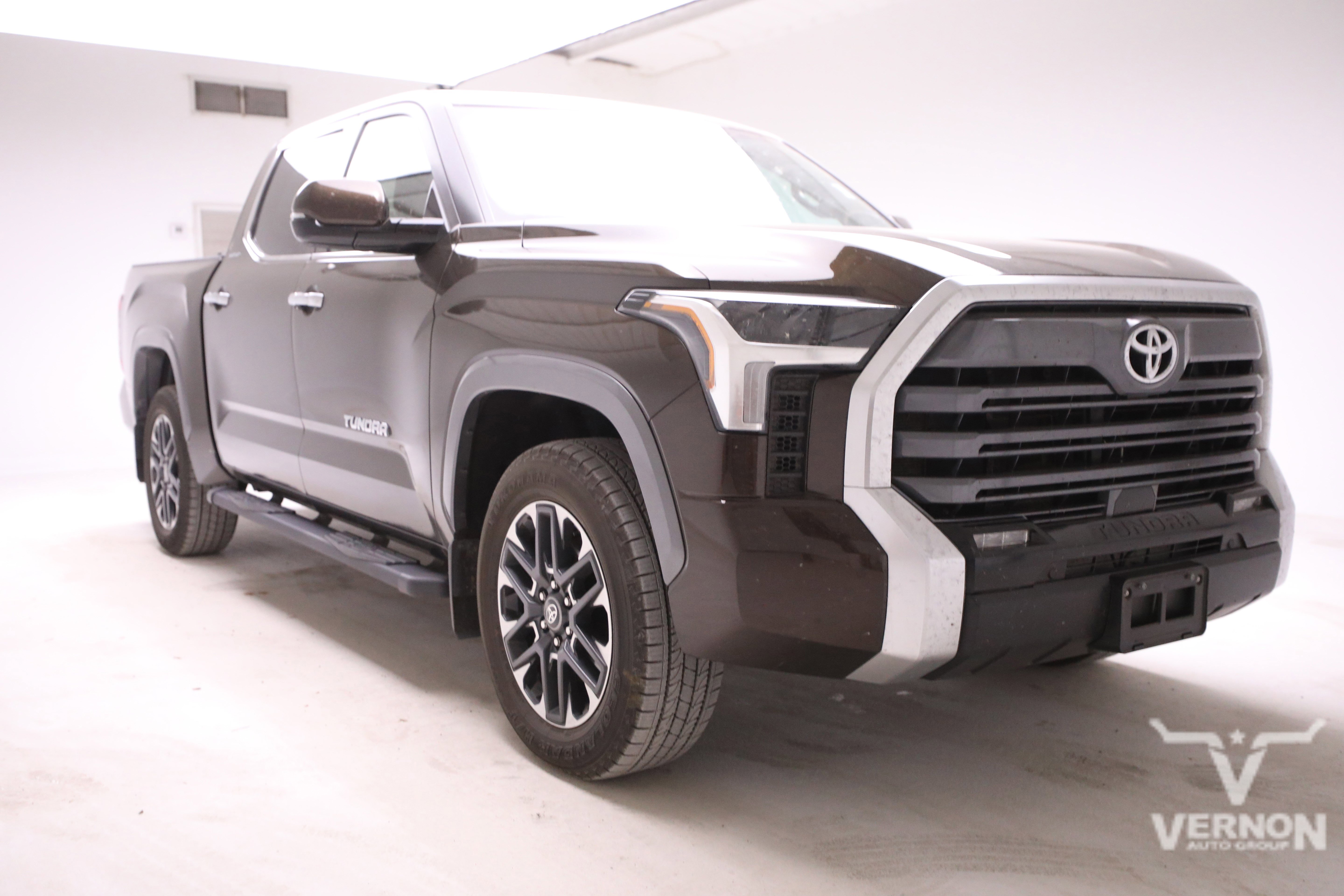 Used 2025 Toyota Tundra Limited w/ Power Package image 5