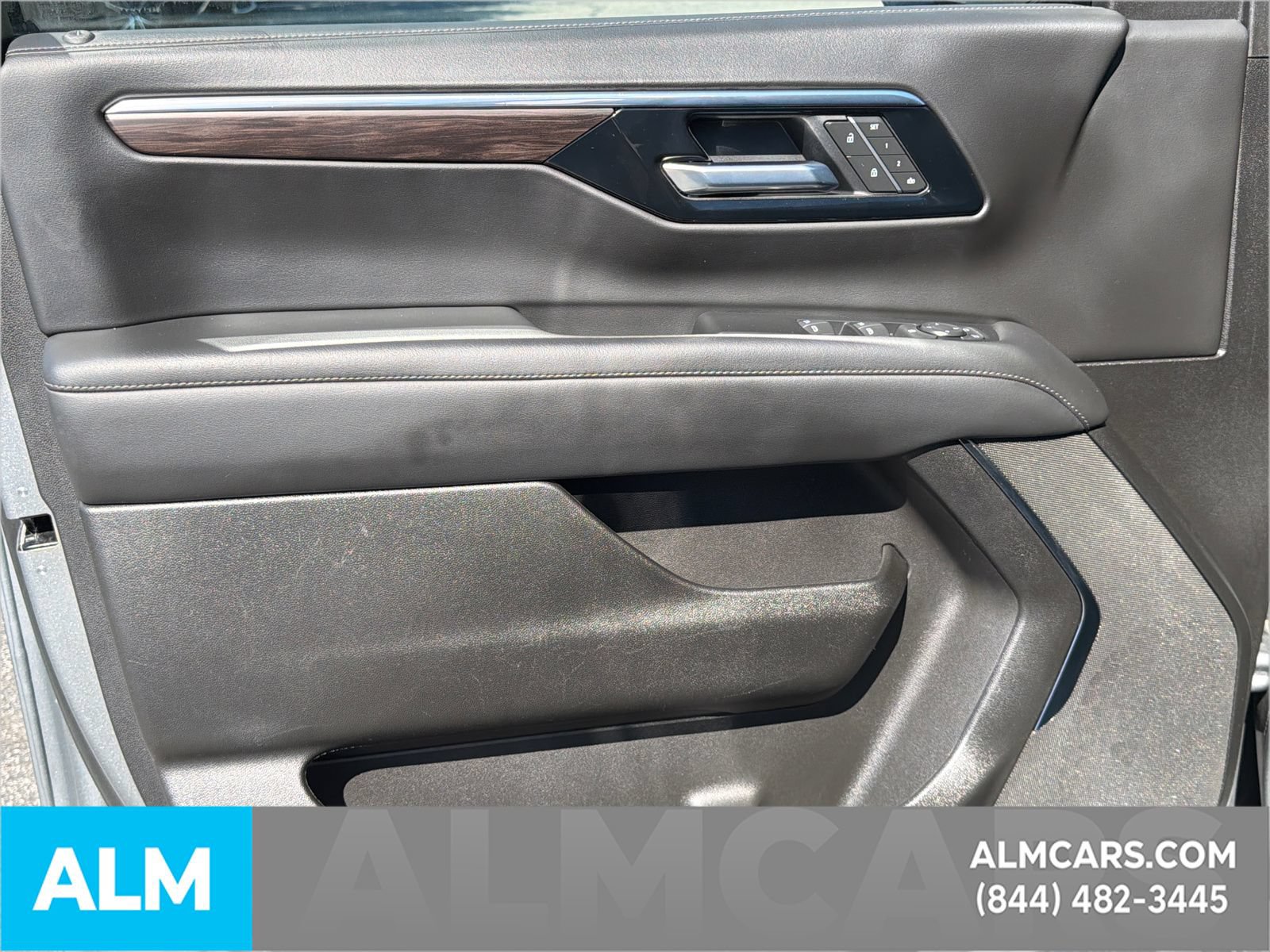 Used 2025 Chevrolet Tahoe LT AWD/4WD image 11