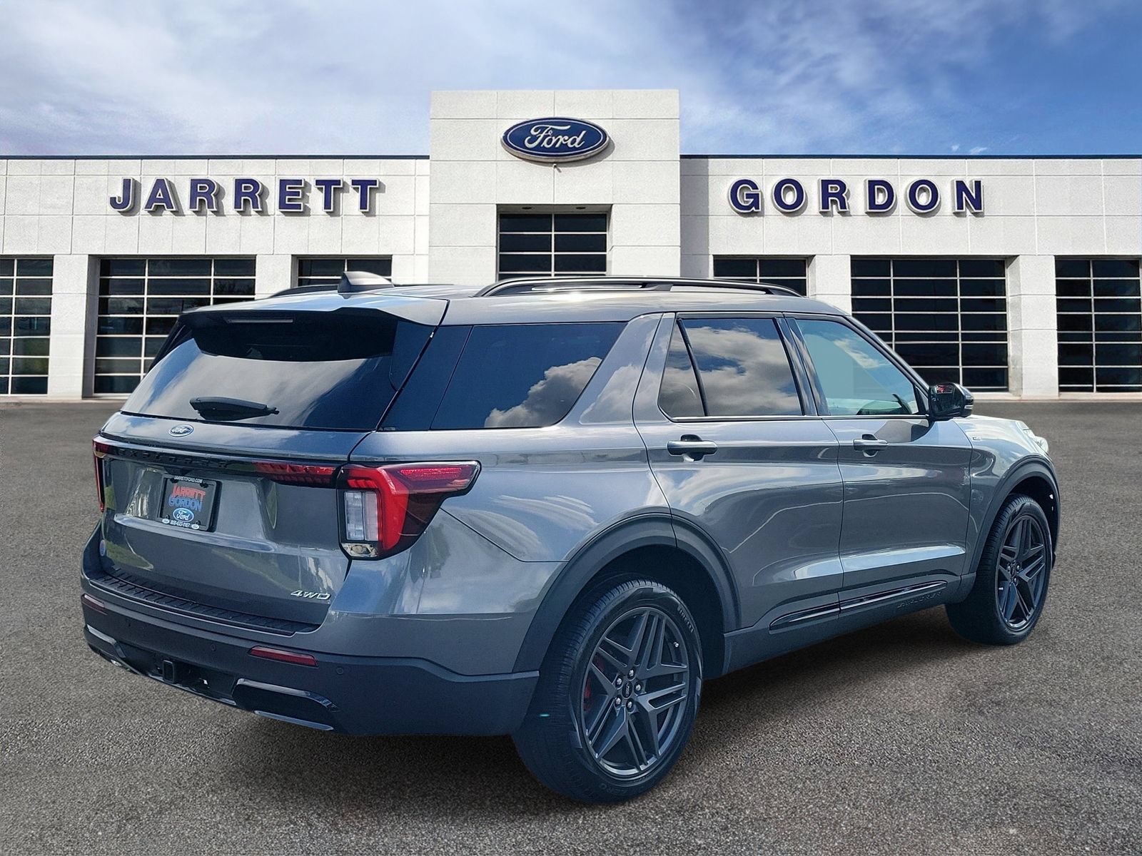 Certified 2025 Ford Explorer ST-Line w/ ST-Line Street Pack AWD/4WD image 4