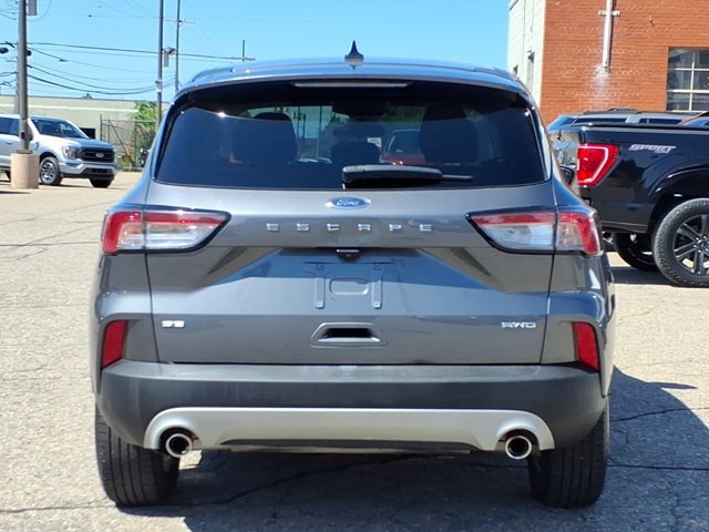 Certified 2022 Ford Escape SE w/ Cold Weather Package AWD/4WD image 17
