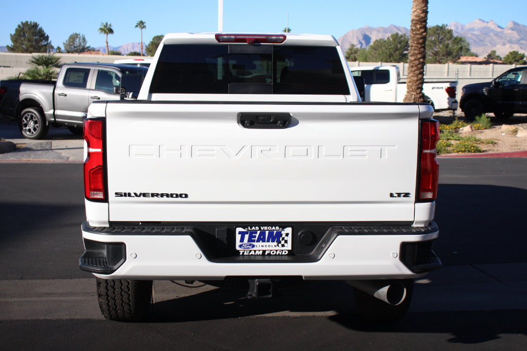 Used 2024 Chevrolet Silverado 3500 LTZ w/ LTZ Plus Package AWD/4WD image 7