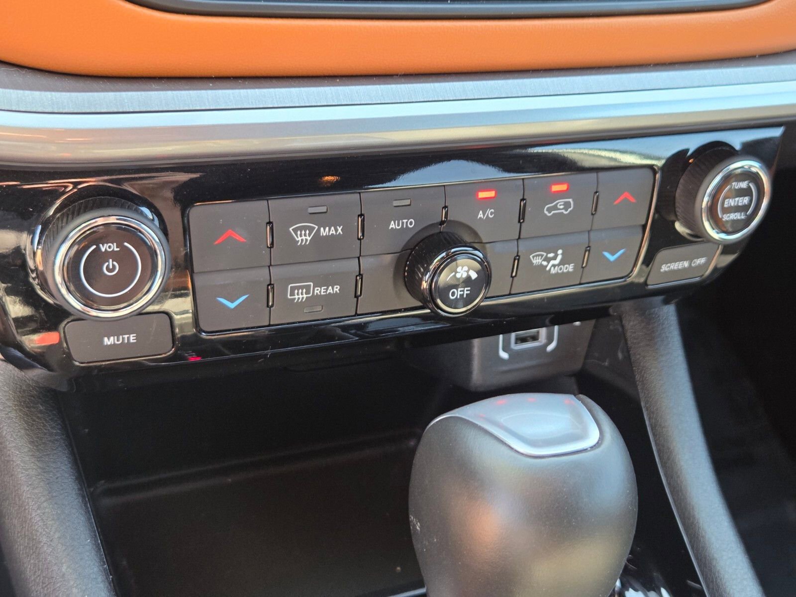 Used 2025 Jeep Compass Limited w/ Elite Group image 22