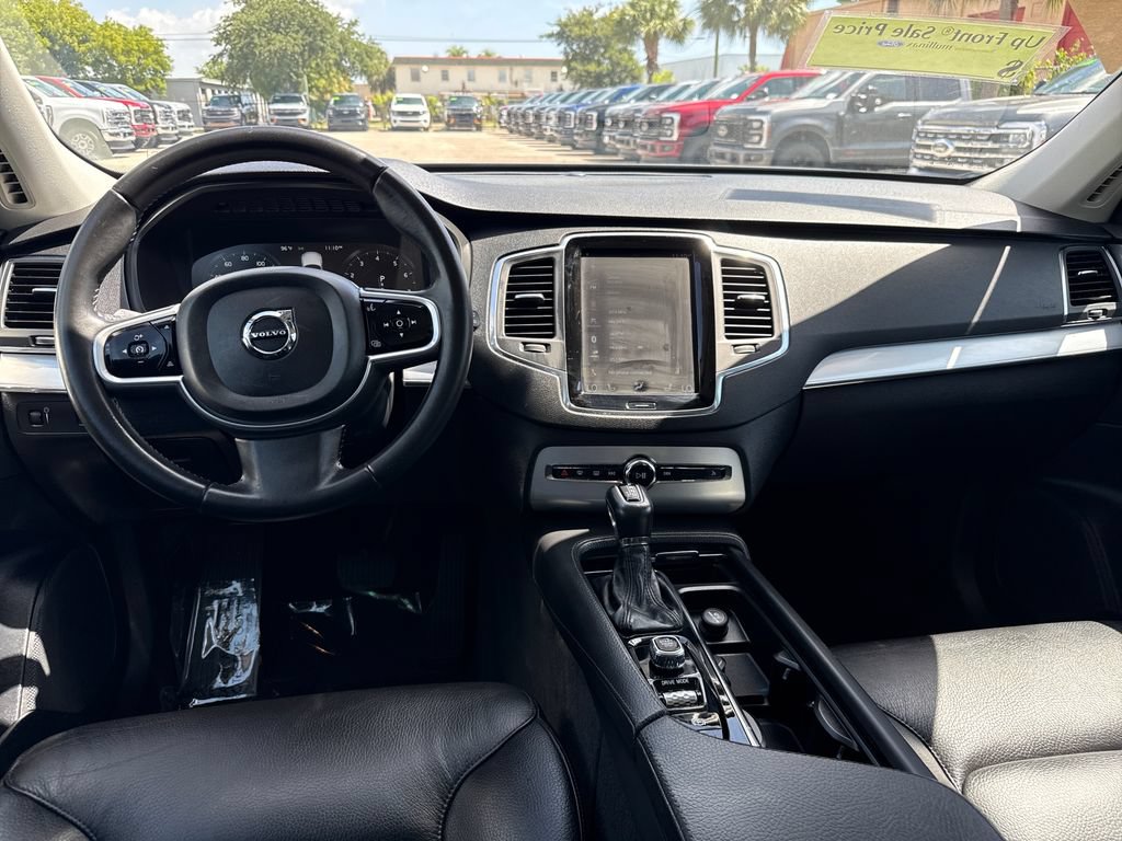 Used 2018 Volvo XC90 T6 Momentum w/ Convenience Package AWD/4WD image 6