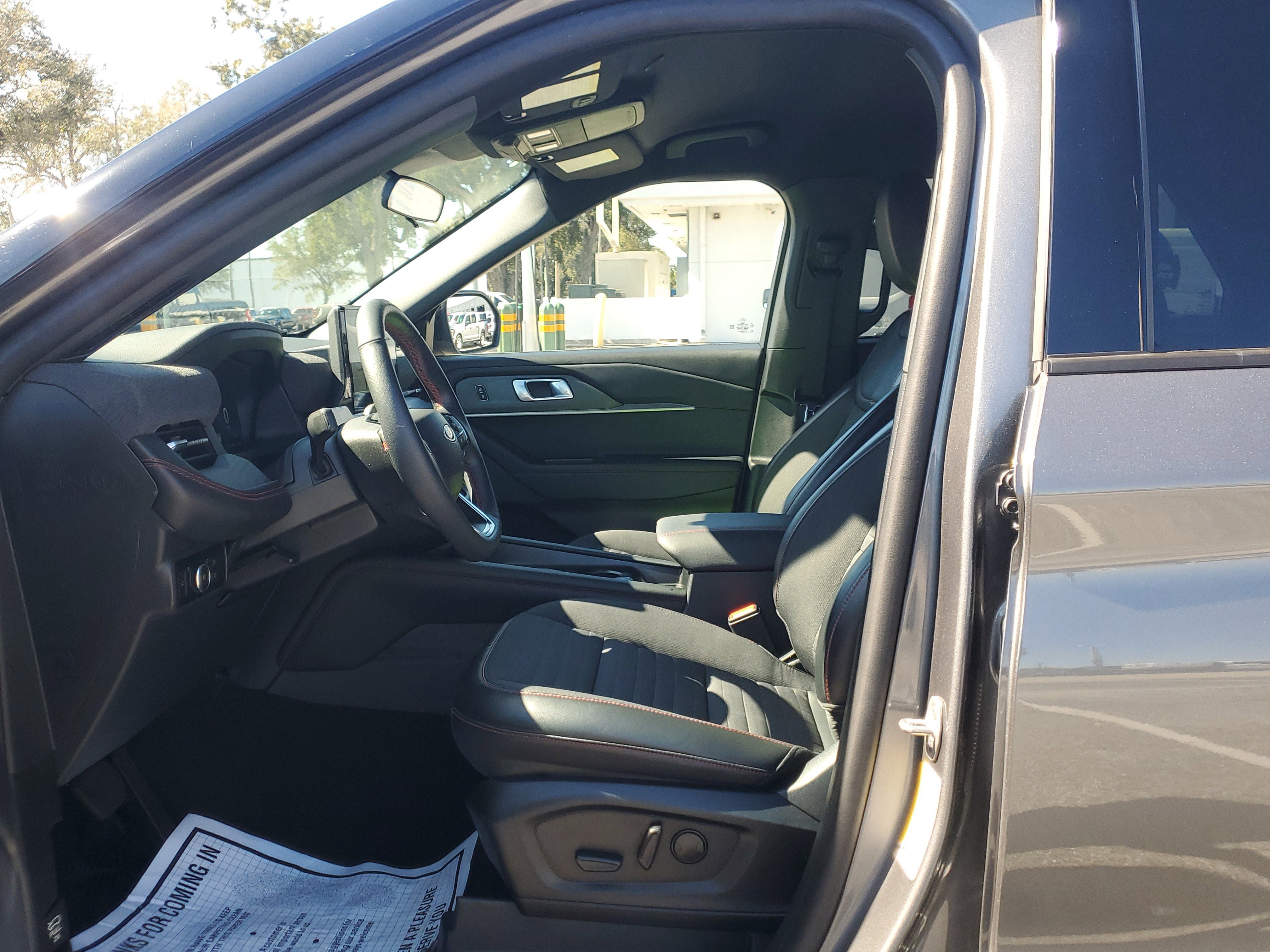 Certified 2025 Ford Explorer ST-Line image 22