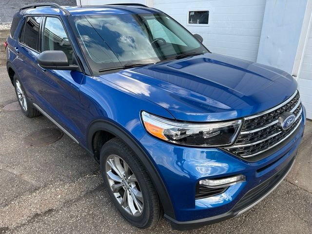 Certified 2023 Ford Explorer XLT w/ Equipment Group 202A AWD/4WD image 7