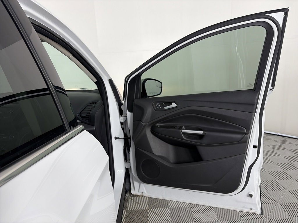 Certified 2018 Ford Escape SE image 29