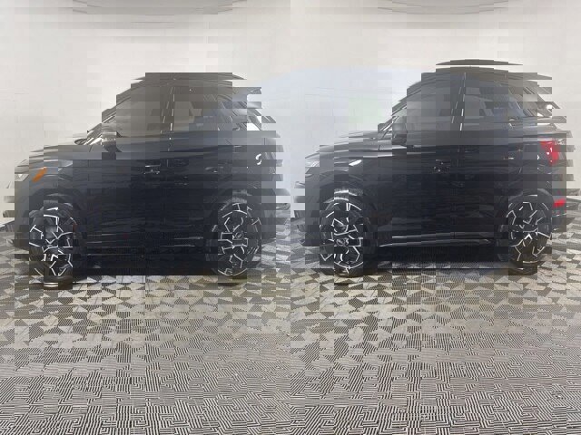 Used 2021 Audi SQ5 Prestige w/ Prestige Package image 2