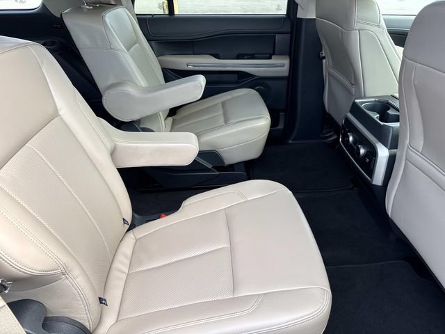 Certified 2024 Ford Expedition XLT RWD image 22