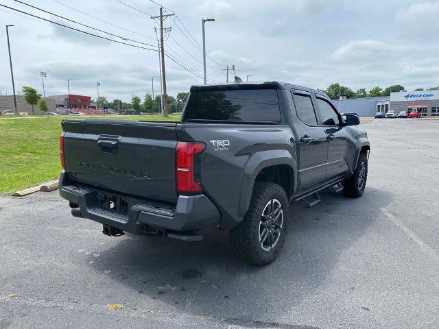 Used 2025 Toyota Tacoma TRD Sport AWD/4WD image 7