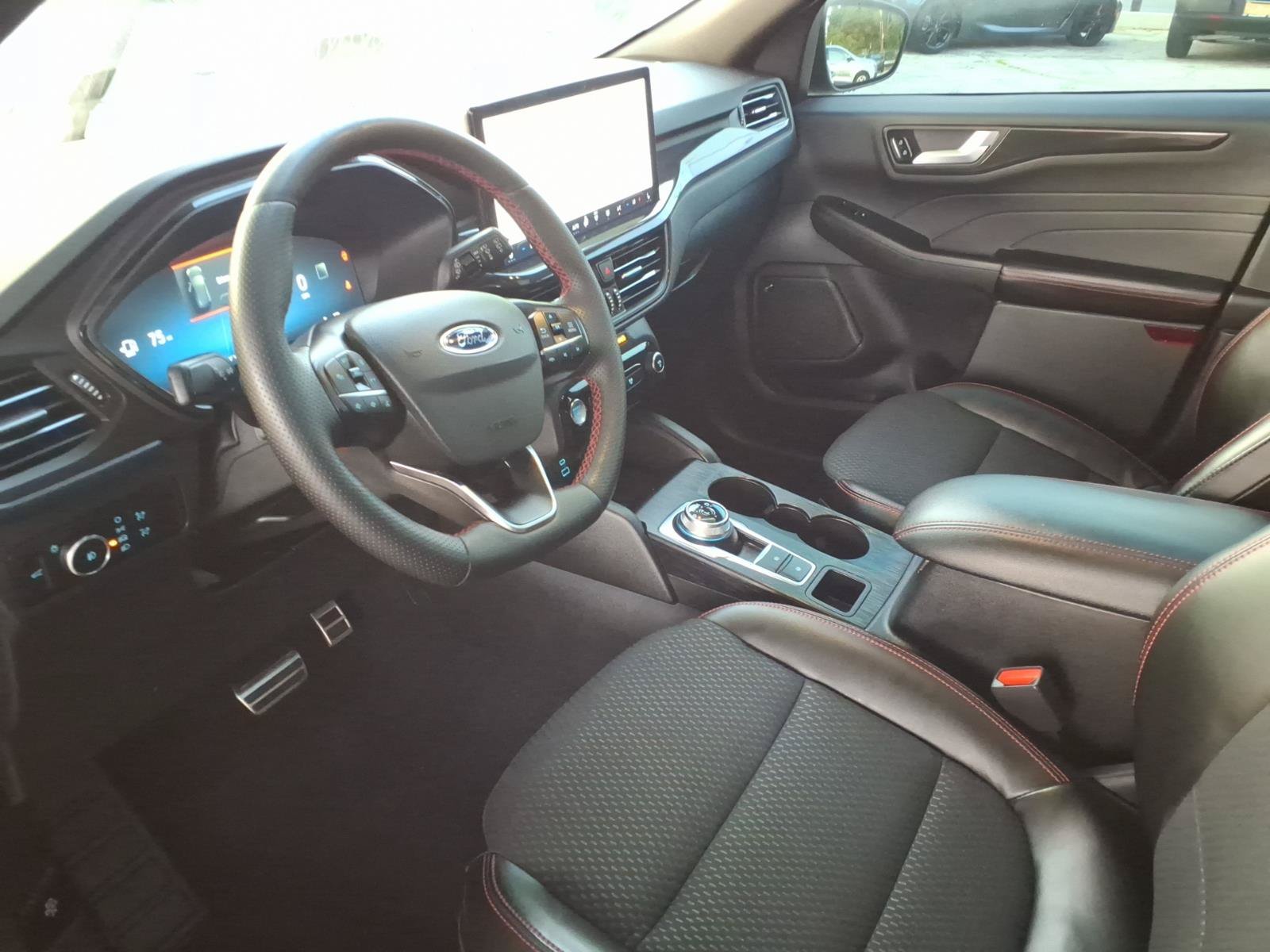 Certified 2023 Ford Escape ST-Line Select w/ Tech Pack #2 AWD/4WD image 10