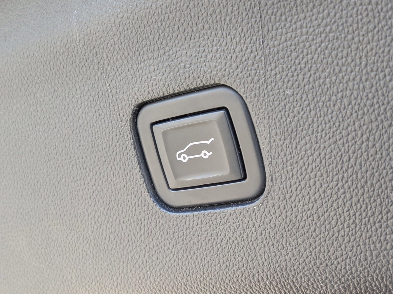 Used 2021 Buick Enclave Avenir w/ Avenir Technology Package image 16