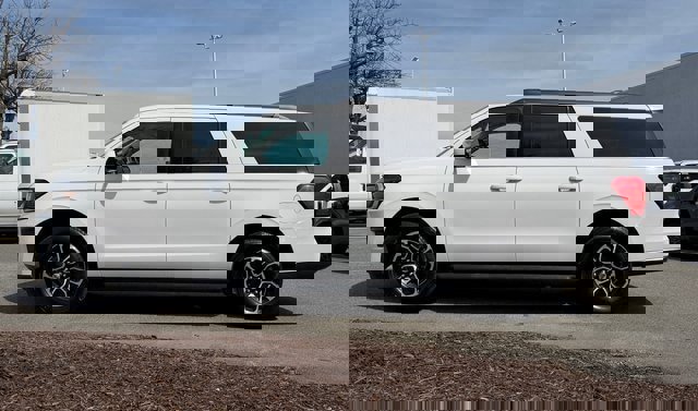 Certified 2024 Ford Expedition Max XLT image 2