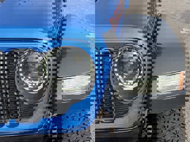 Used 2024 Jeep Gladiator Mojave image 11