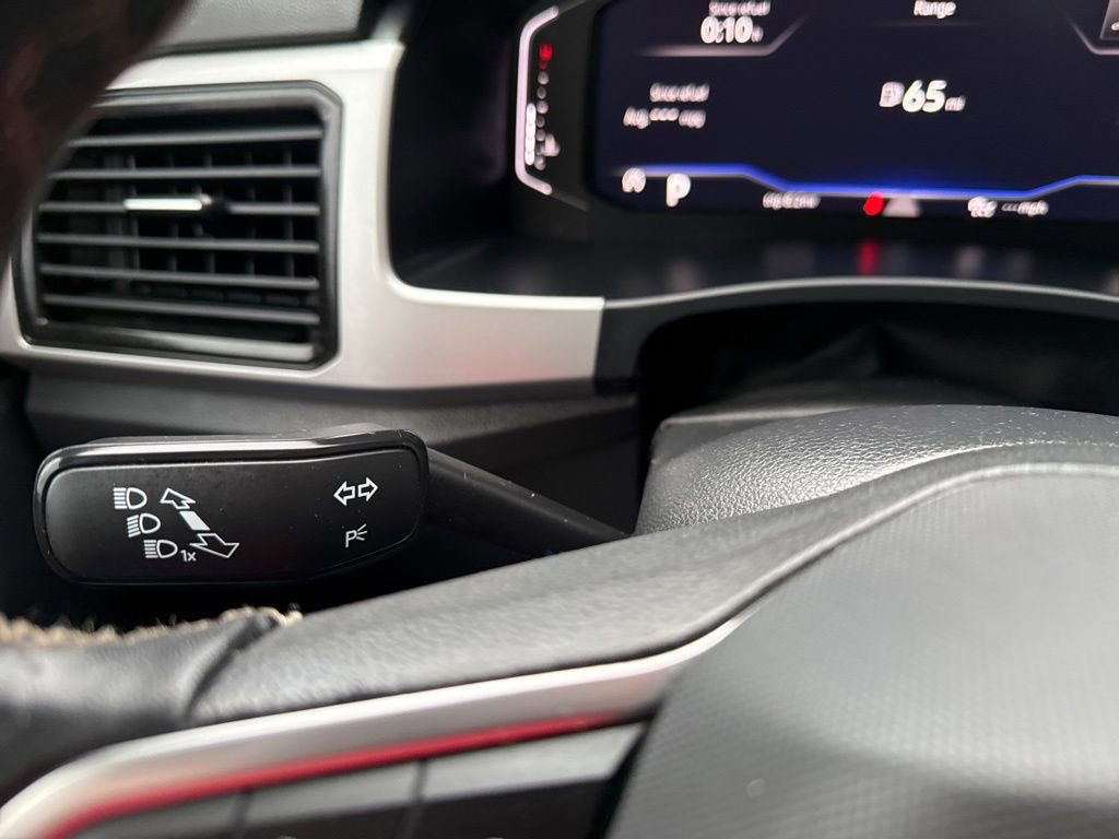 Used 2022 Volkswagen Atlas Cross Sport SE image 33