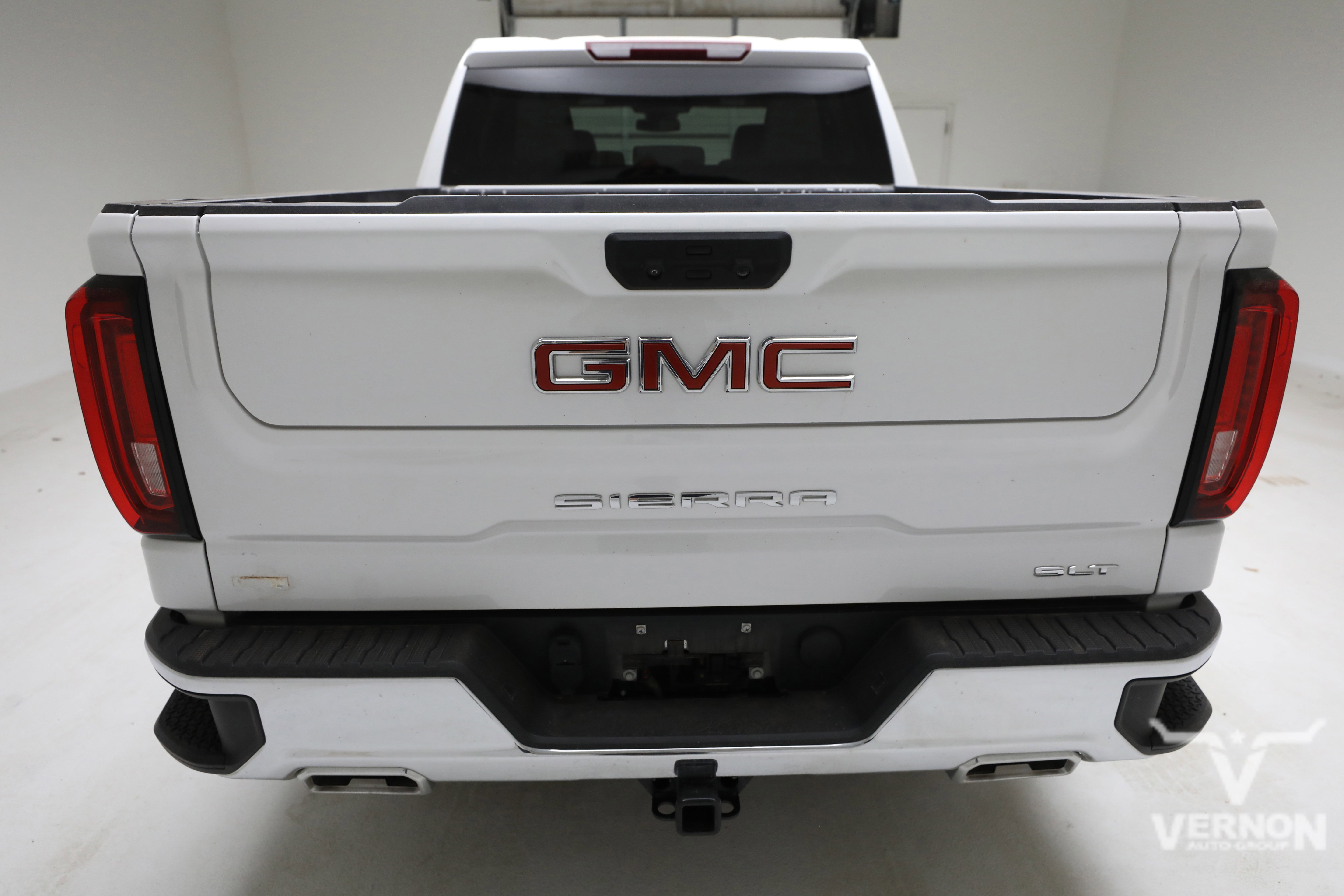 Used 2025 GMC Sierra 1500 SLT image 3