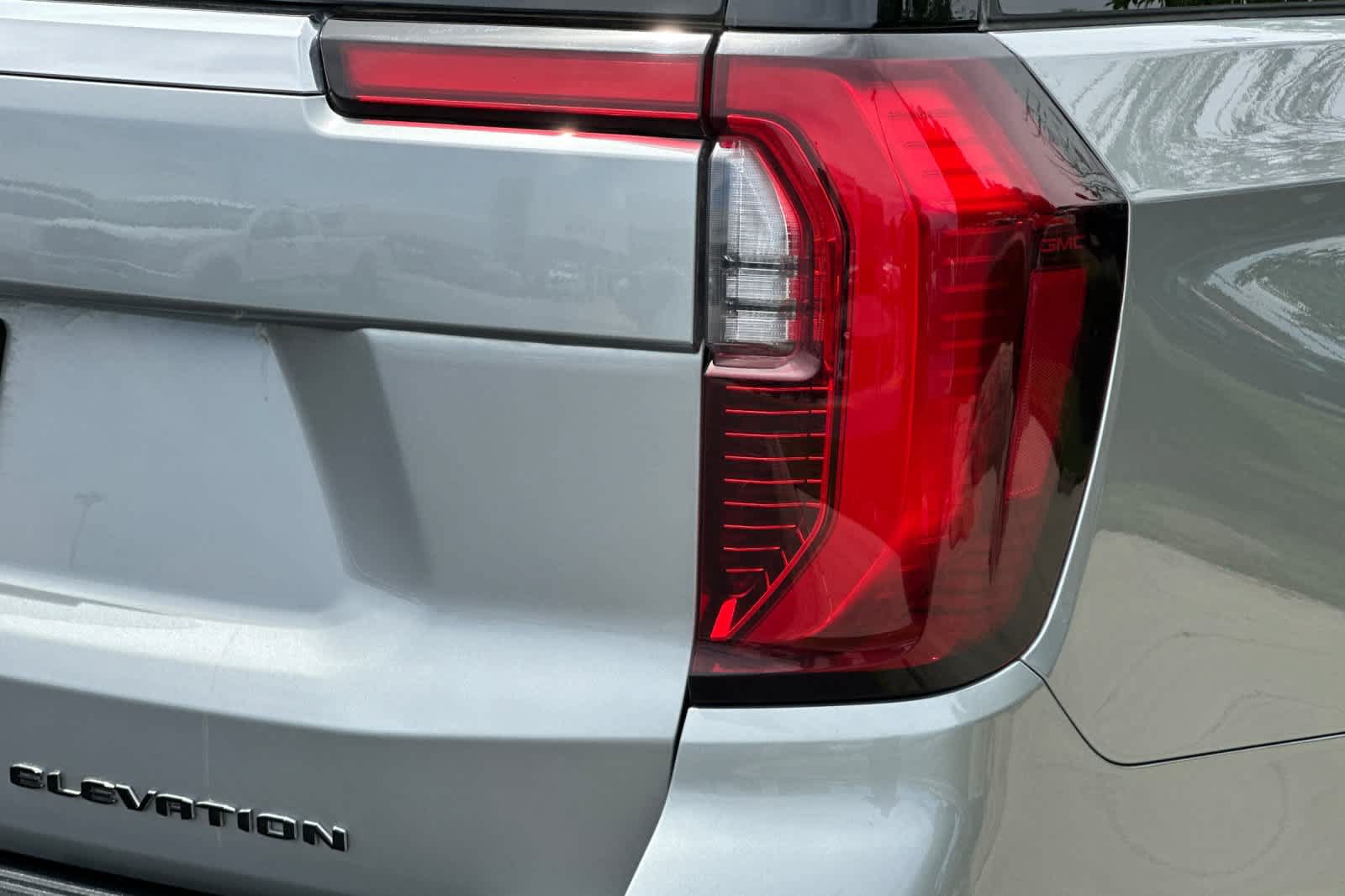 Used 2025 GMC Yukon Elevation AWD/4WD image 29