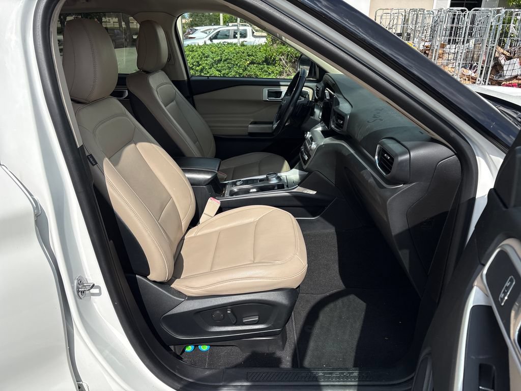 Certified 2020 Ford Explorer XLT w/ Equipment Group 202A AWD/4WD image 6