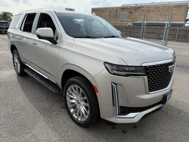 Used 2024 Cadillac Escalade Premium Luxury image 3