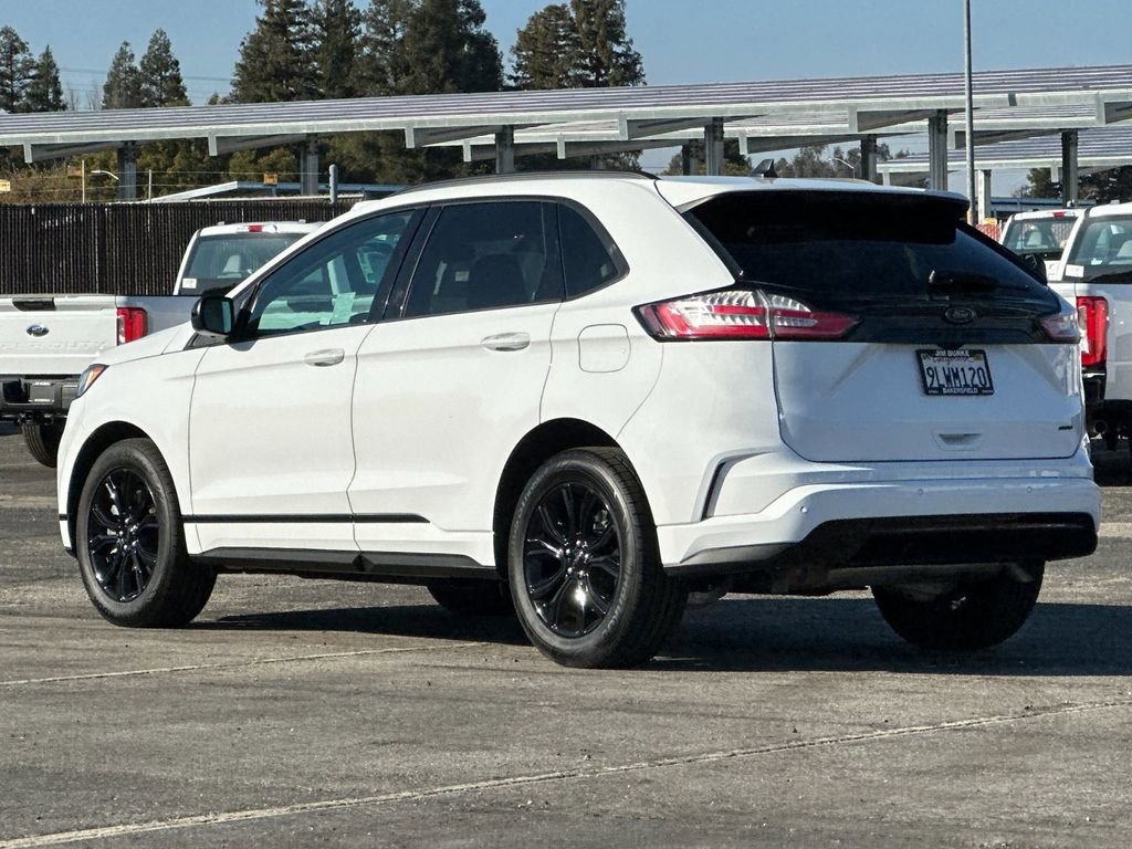 Certified 2024 Ford Edge SE w/ Black Appearance Package AWD/4WD image 3