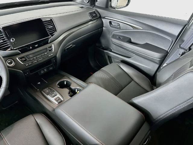Used 2025 Honda Ridgeline TrailSport image 10