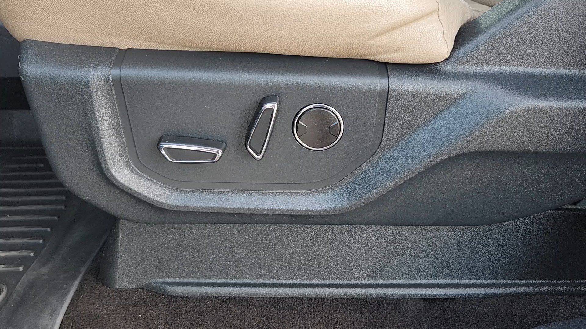 Certified 2022 Ford Expedition Limited AWD/4WD image 9