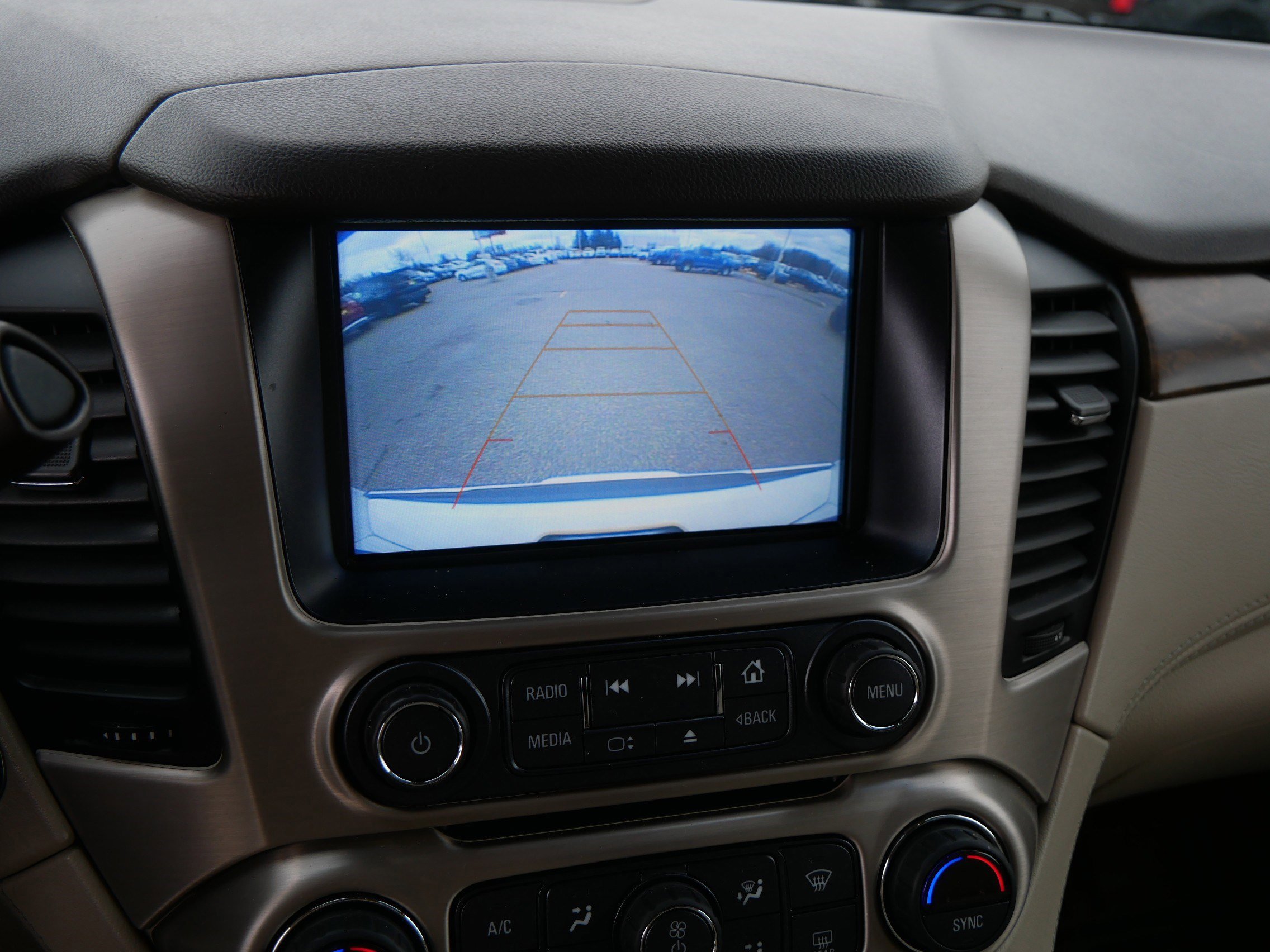 Used 2018 GMC Yukon Denali w/ Enhanced Security Package image 32