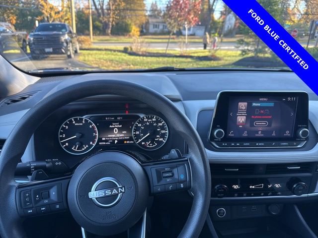 Used 2023 Nissan Rogue SV image 17