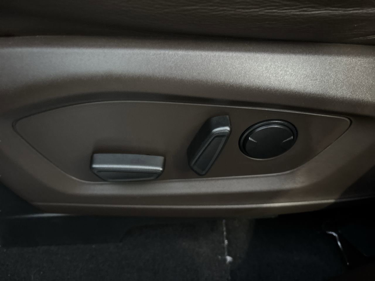 Certified 2024 Ford Explorer King Ranch w/ Technology Package image 28