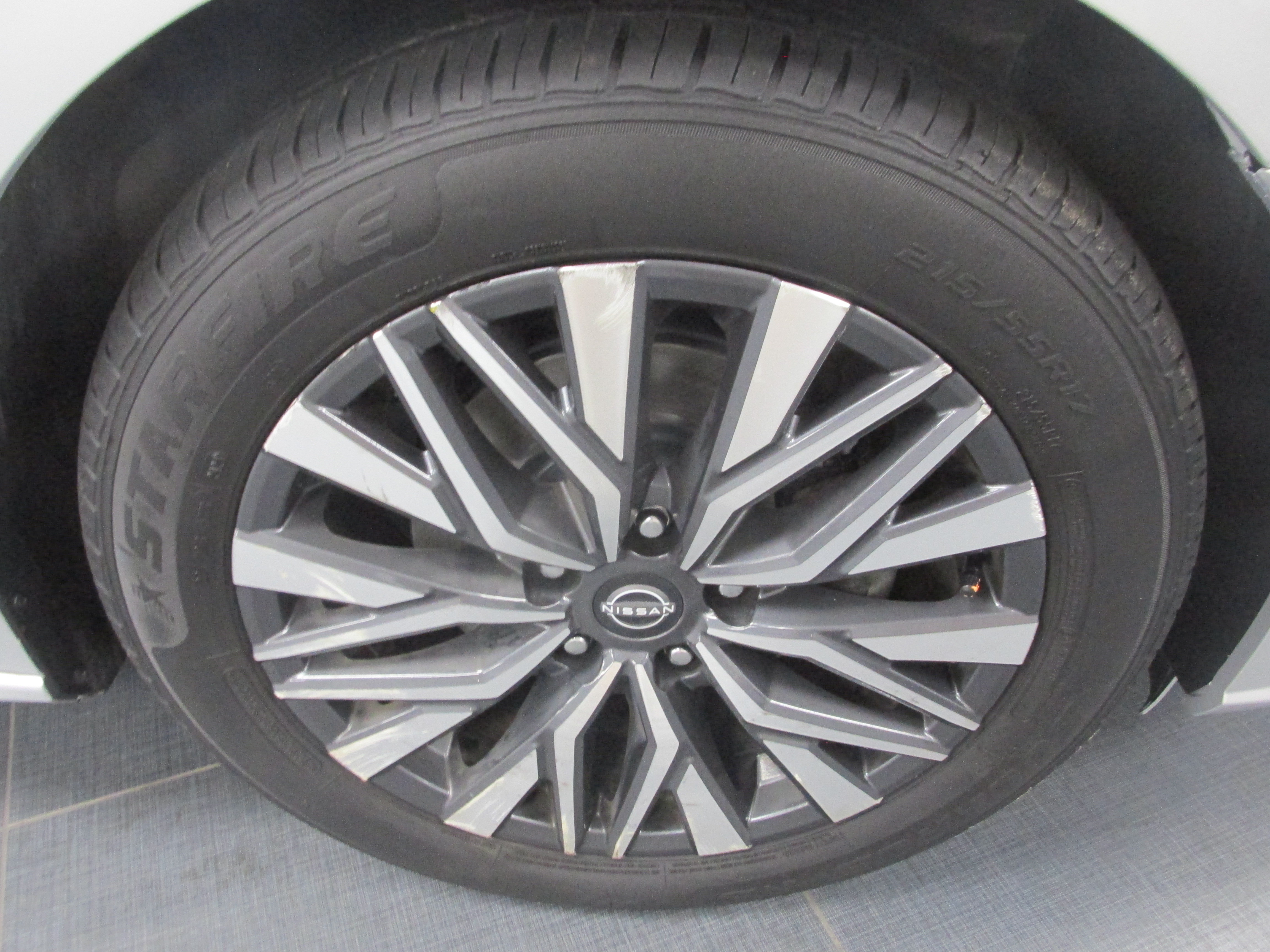 Used 2024 Nissan Altima 2.5 SV FWD image 15