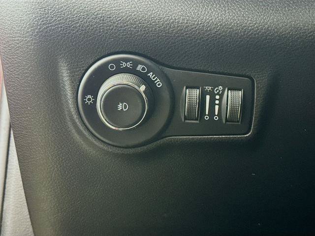 Used 2022 Jeep Compass Limited w/ Sun and Sound Group AWD/4WD image 10