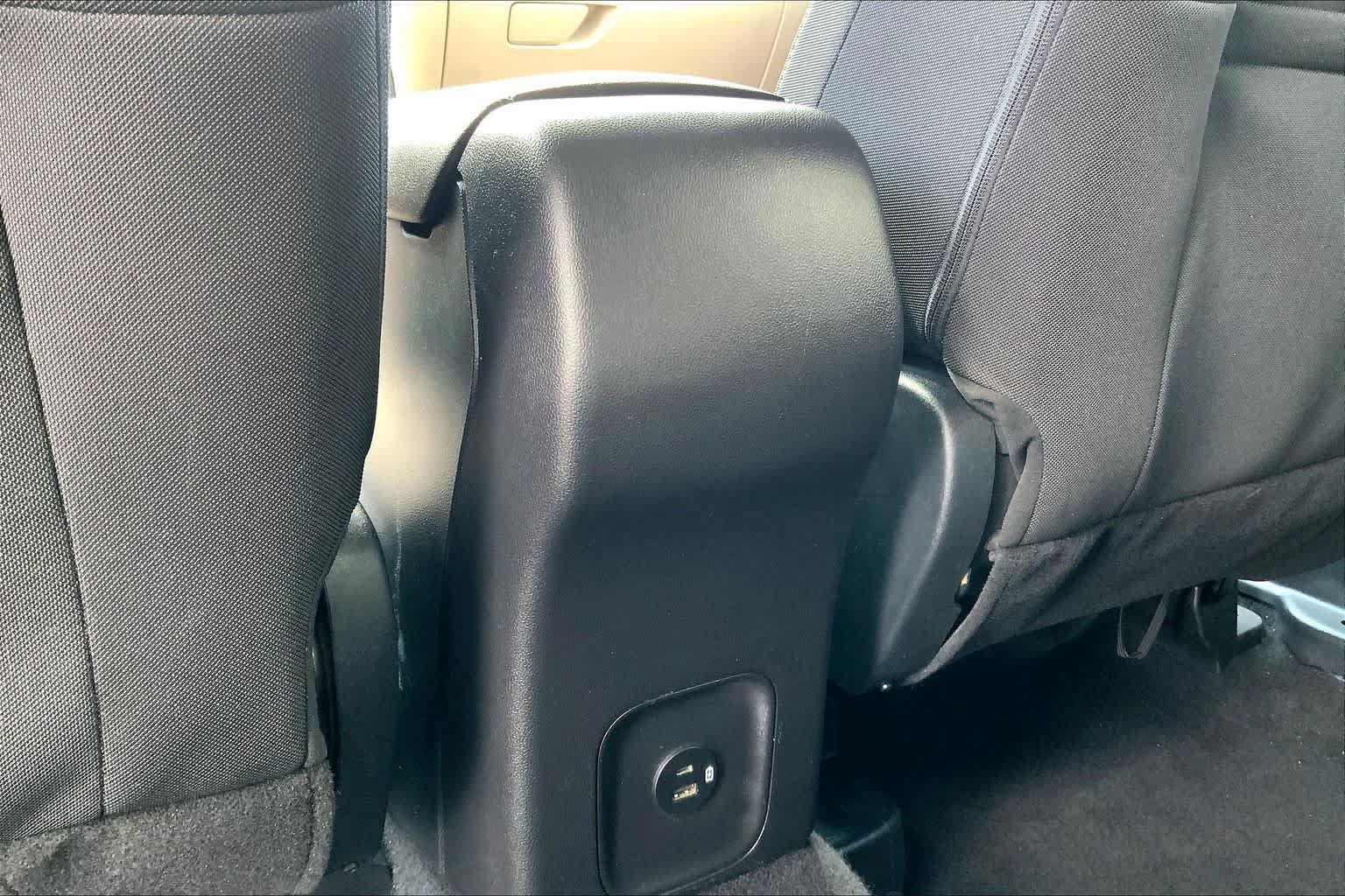 Certified 2021 Ford Escape SE w/ SE Sport Appearance Package FWD image 34
