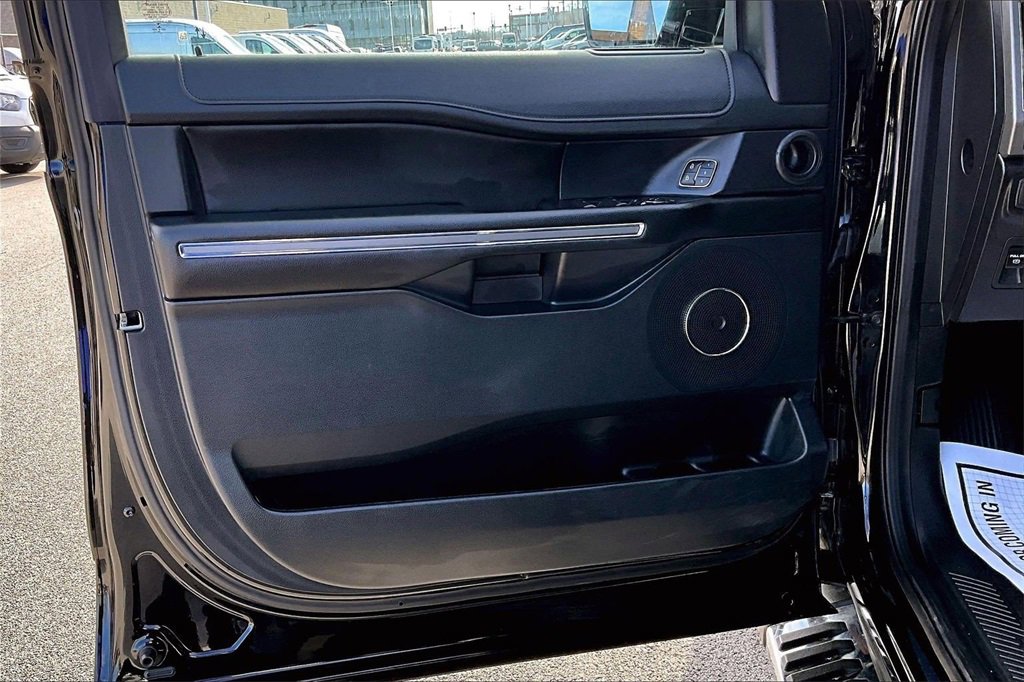 Certified 2020 Ford Expedition XLT w/ Equipment Group 202A image 21