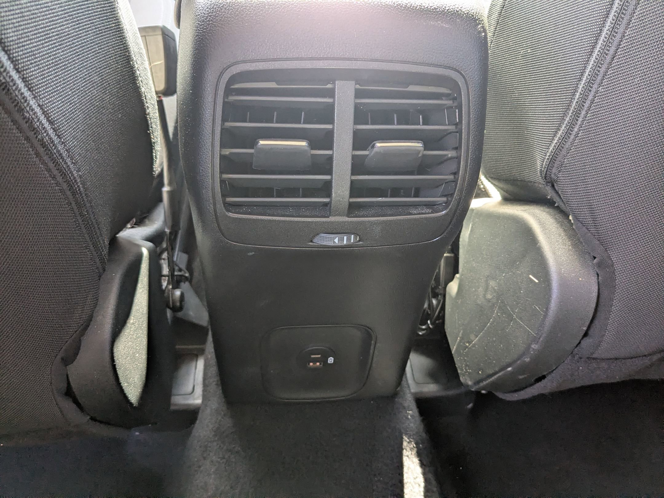 Certified 2022 Ford Escape SE w/ SE Sport Appearance Package image 28