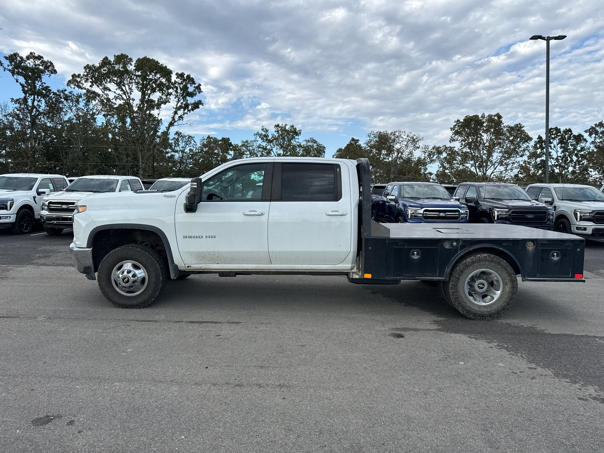 Used 2023 Chevrolet Silverado 3500 LT AWD/4WD image 11