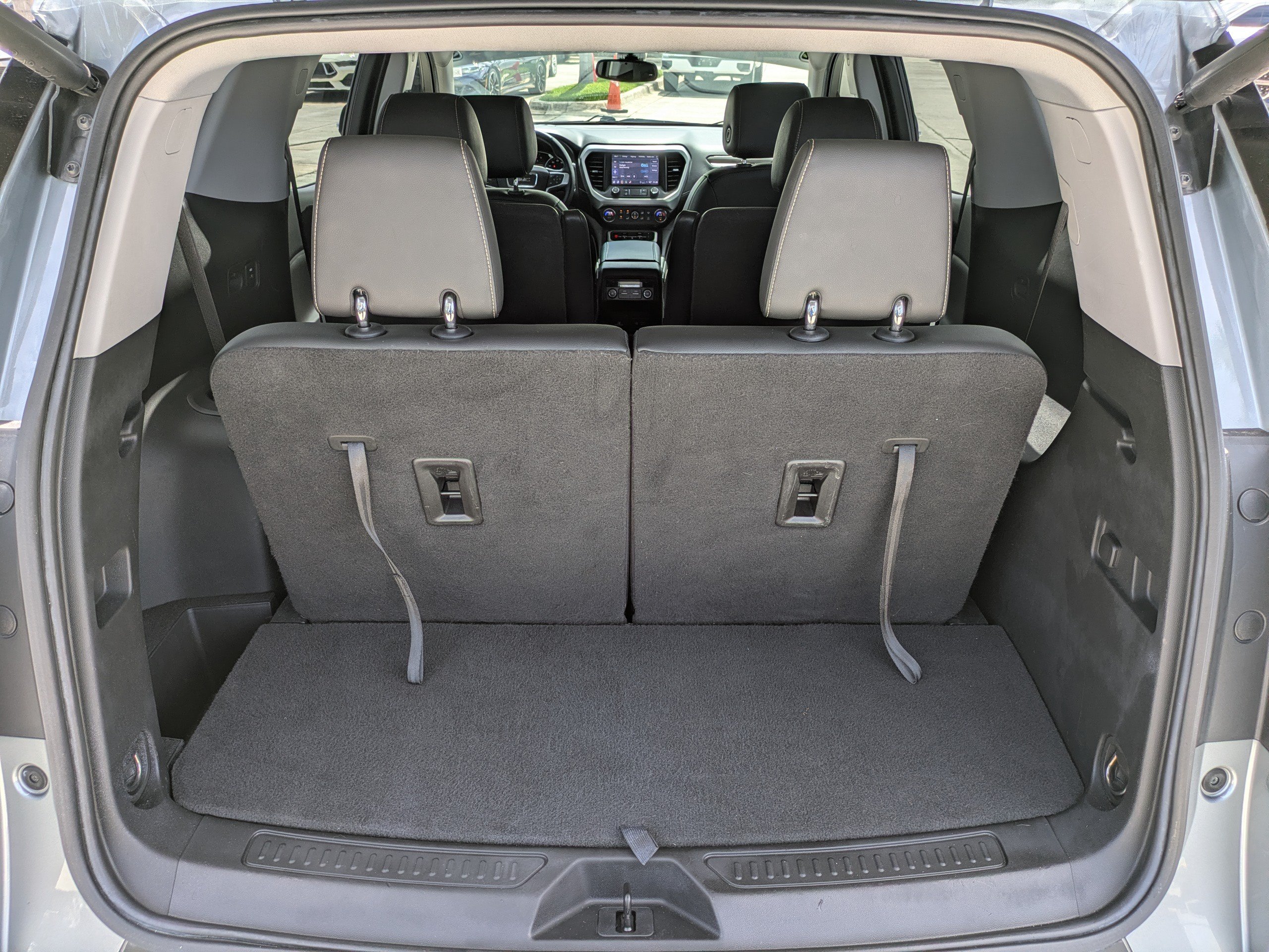Used 2023 GMC Acadia SLT FWD image 13