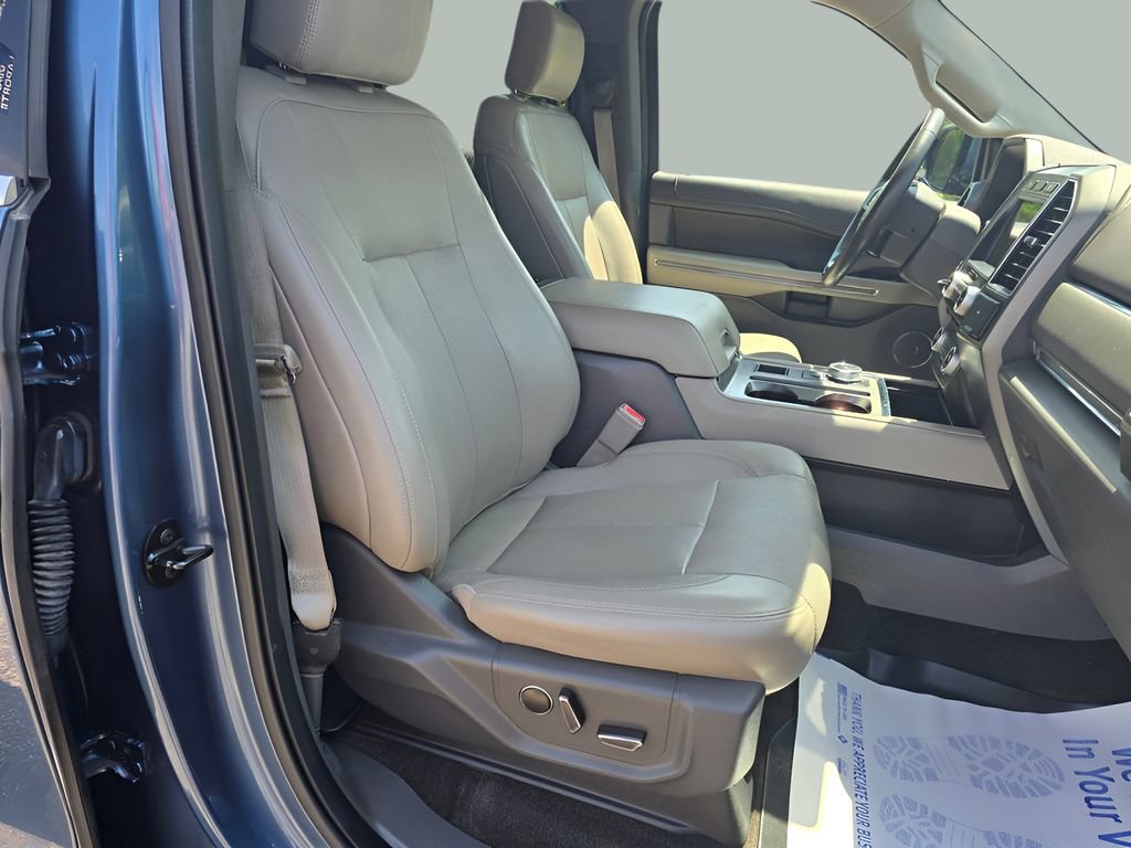 Certified 2018 Ford Expedition XLT w/ Equipment Group 202A RWD image 21