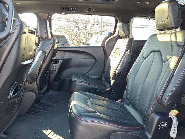 Used 2020 Chrysler Pacifica Limited image 10