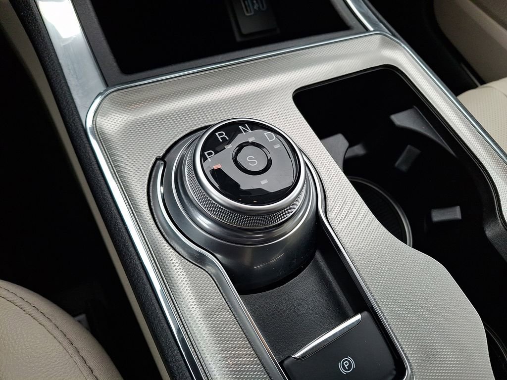 Certified 2023 Ford Edge Titanium w/ Equipment Group 301A image 17