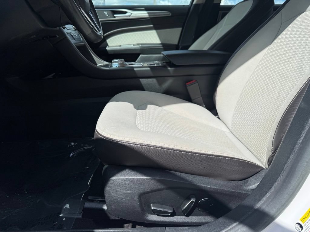 Certified 2019 Ford Fusion SE w/ Equipment Group 151A FWD image 5