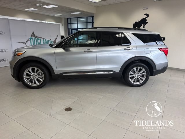 Certified 2024 Ford Explorer XLT w/ Equipment Group 202A AWD/4WD image 5