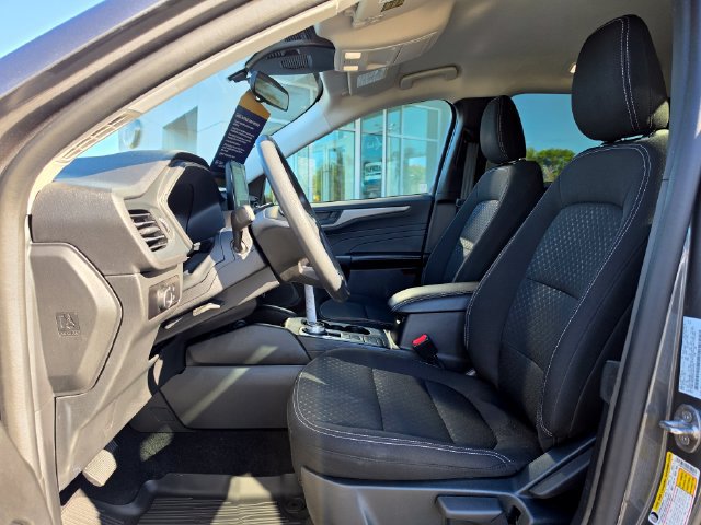 Certified 2025 Ford Escape Active AWD/4WD image 12