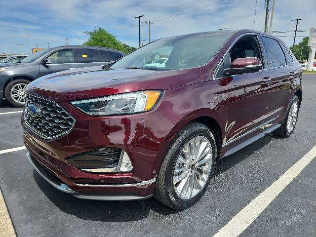 Certified 2020 Ford Edge Titanium w/ Equipment Group 301A AWD/4WD image 4