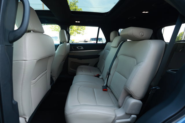 Certified 2018 Ford Explorer XLT w/ Equipment Group 202A AWD/4WD image 10