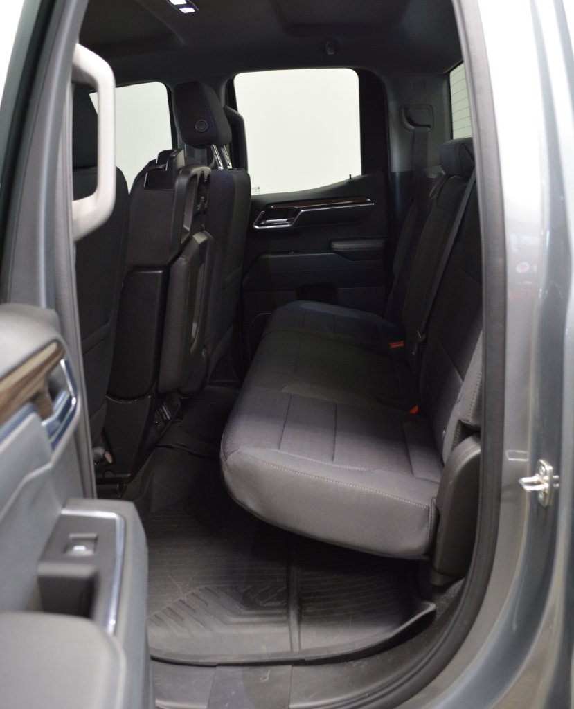Used 2023 Chevrolet Silverado 1500 LT AWD/4WD image 12