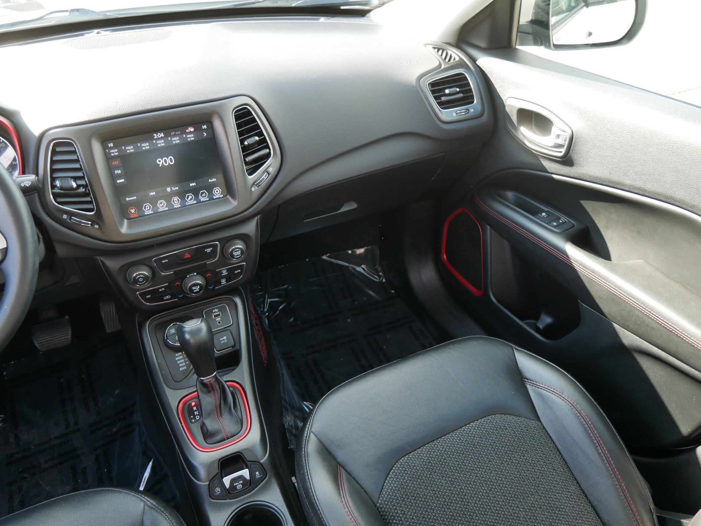 Used 2018 Jeep Compass Trailhawk w/ Cold Weather Group image 11