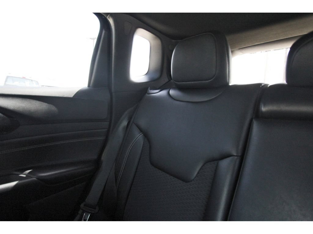 Used 2023 Jeep Compass Latitude AWD/4WD image 14
