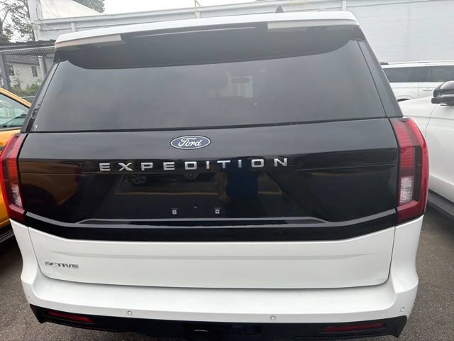 Certified 2025 Ford Expedition Active AWD/4WD image 23